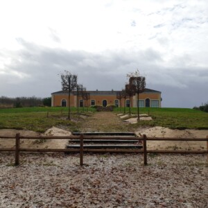 Vue sur la façade de Au Galop.